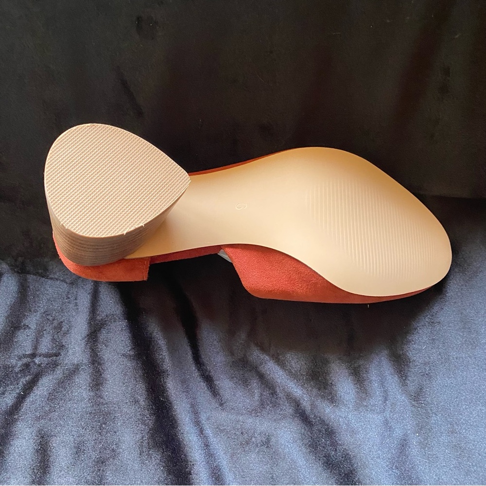 PUMPS NWB. (RUST COLOR) - Picture 3 of 6